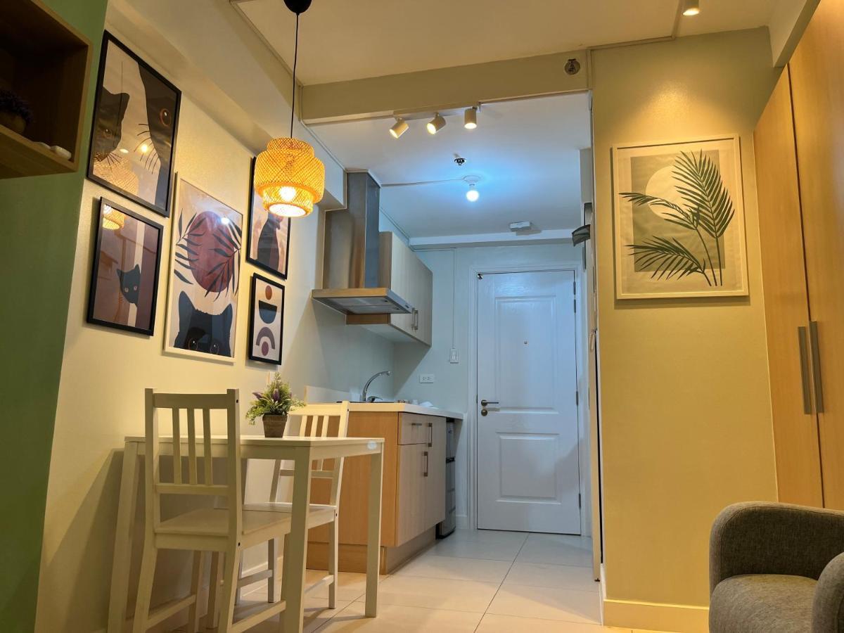 Relaxing And Cozy Unit At The Residences Apartment