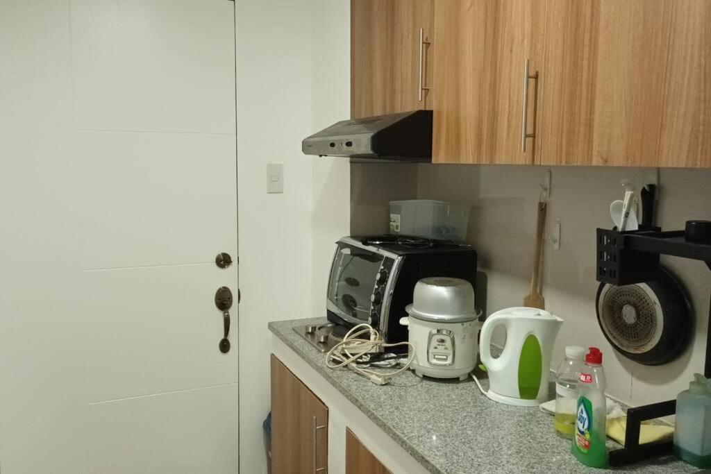 Unit In Downtown Apartment *