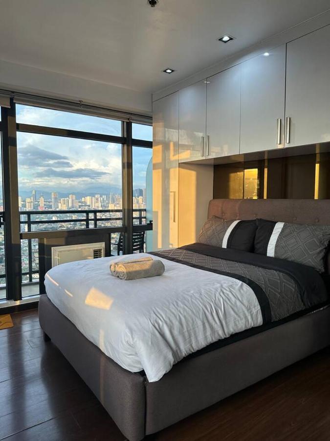 Homestyle Rare Find Corner With 2 Balconies In The Gramercy Residences Apartamento