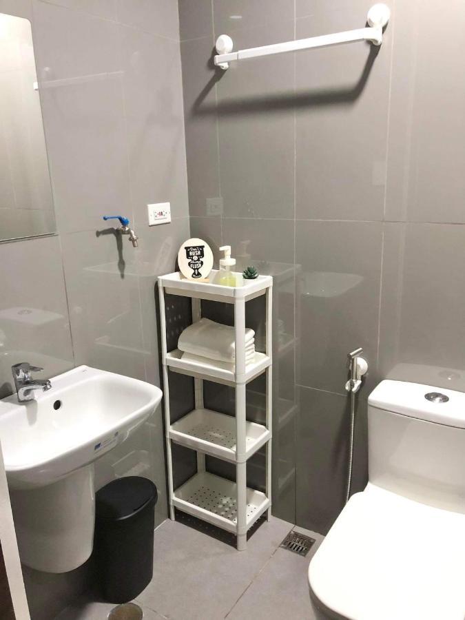 Cozy 1-br Flat In Air Residences Makati Apartment Manila