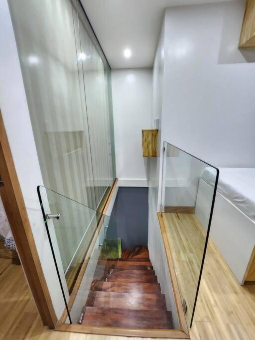 Apartment Bgc Rustic-themed Loft W/ Pool View 200mbps