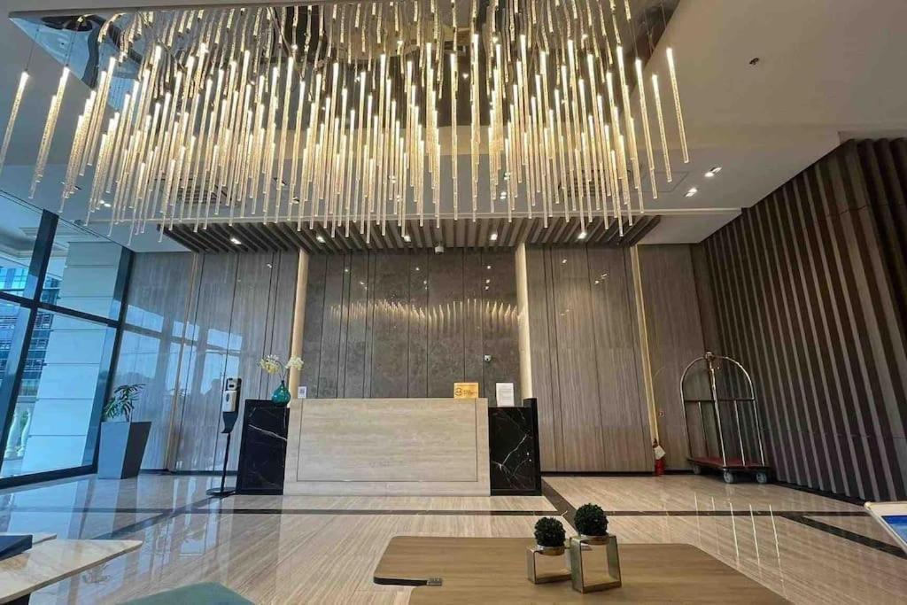 Apartment 2br 2tb Uptown Parksuites Bgc Balcony,fast Wifi,washer