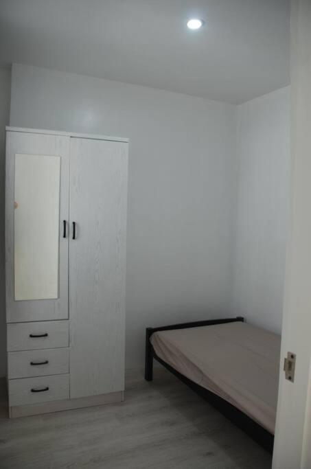 Apartment Outside. Tranquility Inside. Manila