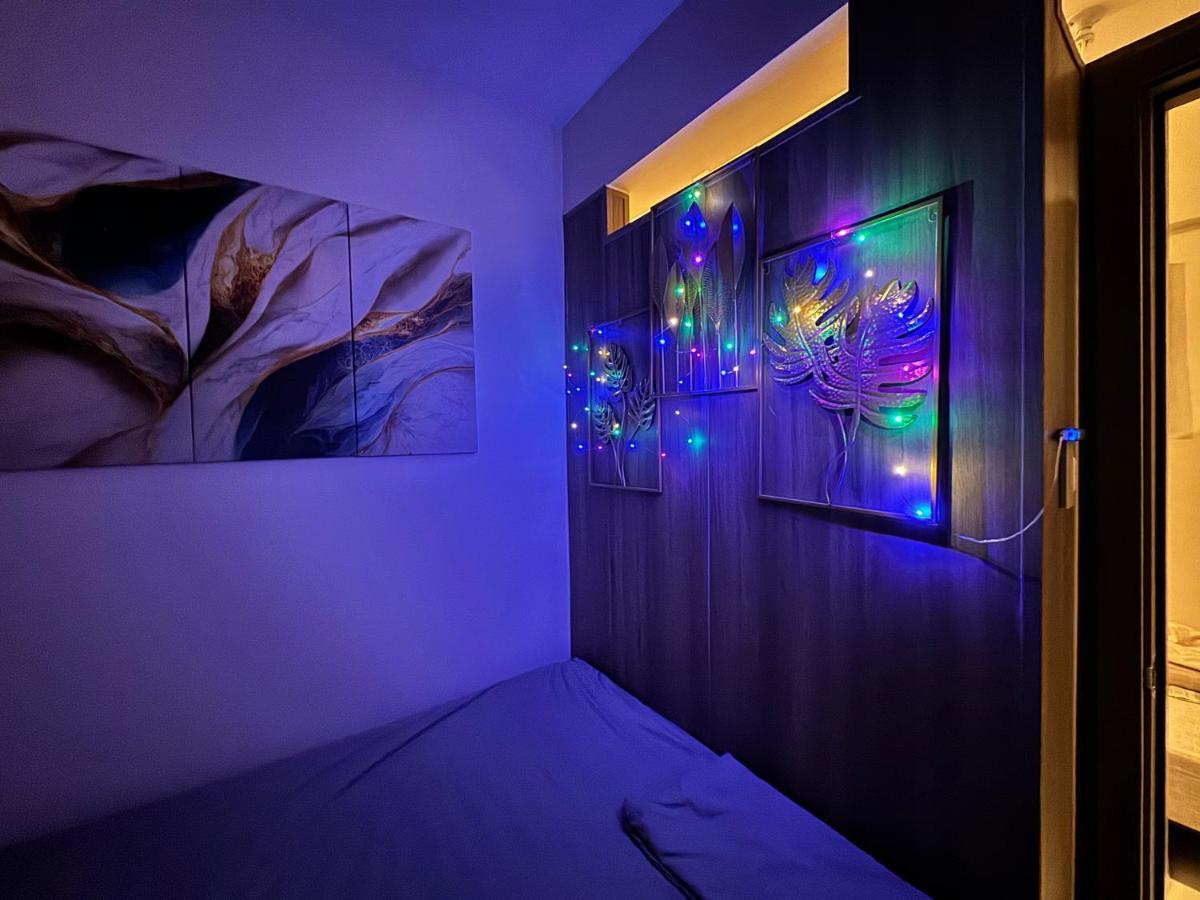 Apartment Penthouse Lvl Luxury Cndo Nr Moa Manila