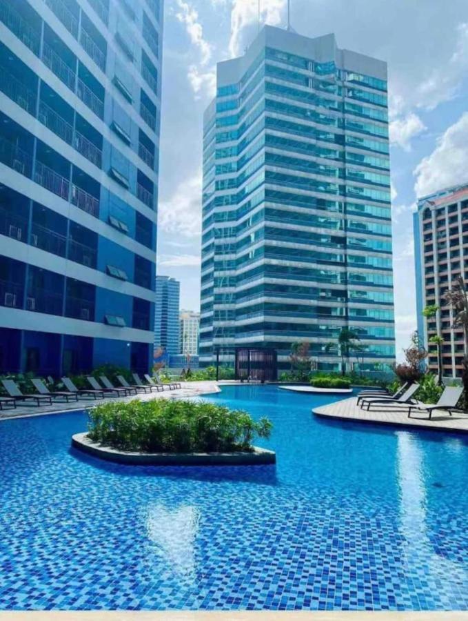 Cozy Makati: Urban Retreat With Entertainment & Amenities Apartment Manila