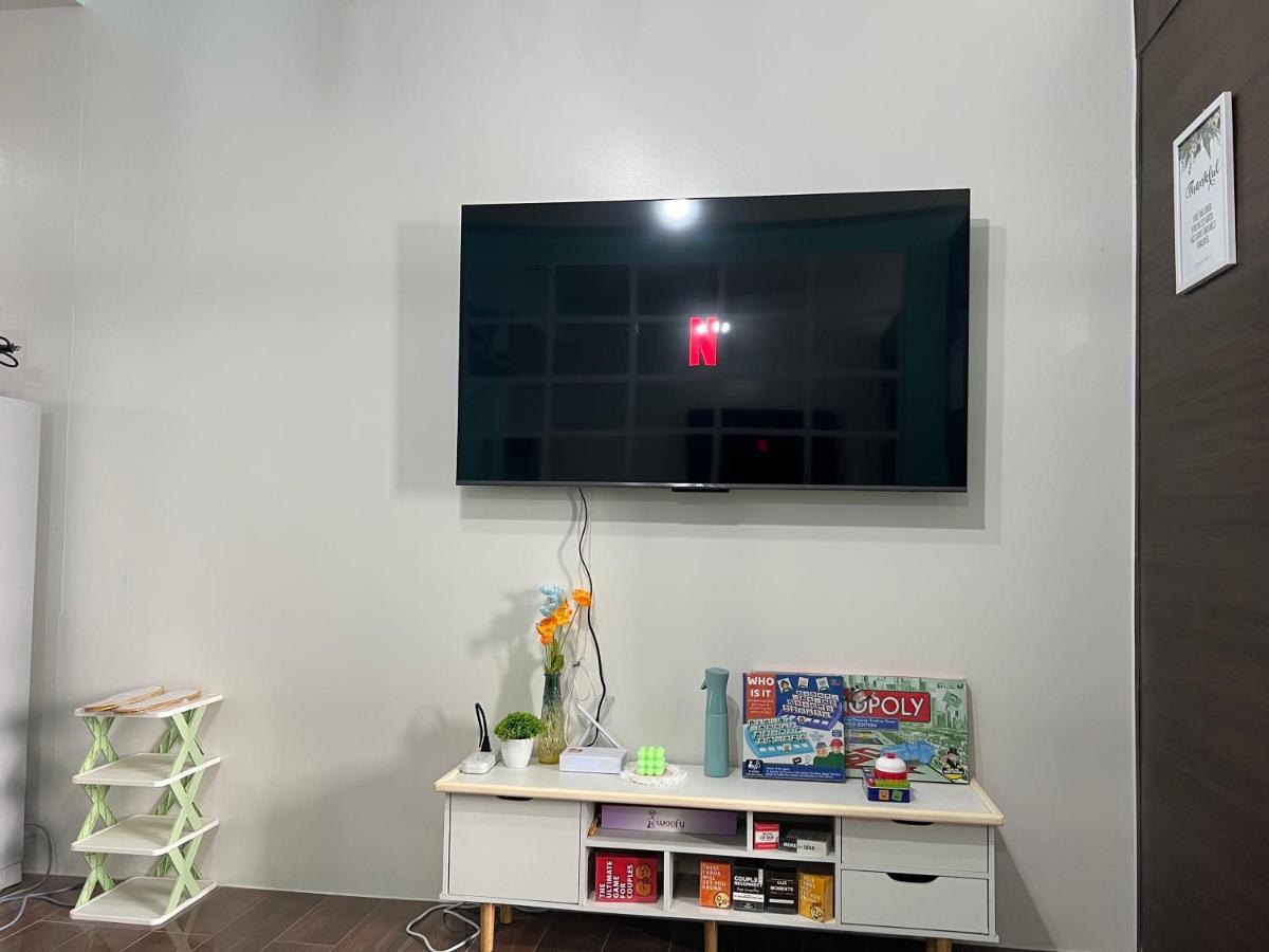 Cozy Makati: Urban Retreat With Entertainment & Amenities Apartment *