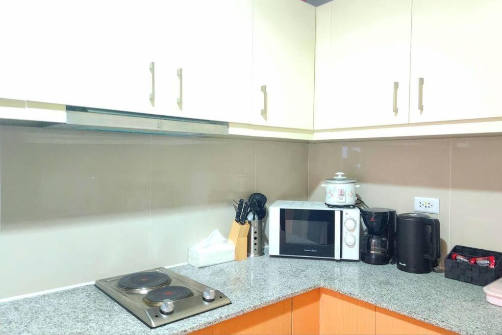 Apartment Bgc Uptown Parksuites W/balcony And Stunning View *