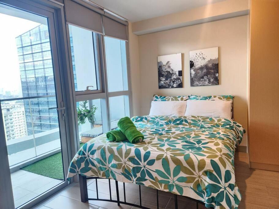 Apartment Bgc Uptown Parksuites W/balcony And Stunning View *