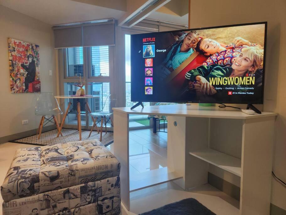 Bgc Uptown Parksuites W/balcony And Stunning View * Manila