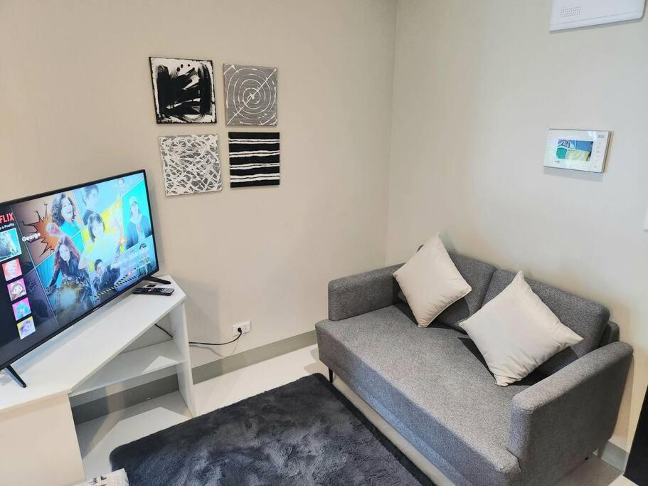 Bgc Uptown Parksuites W/balcony And Stunning View Apartment Manila