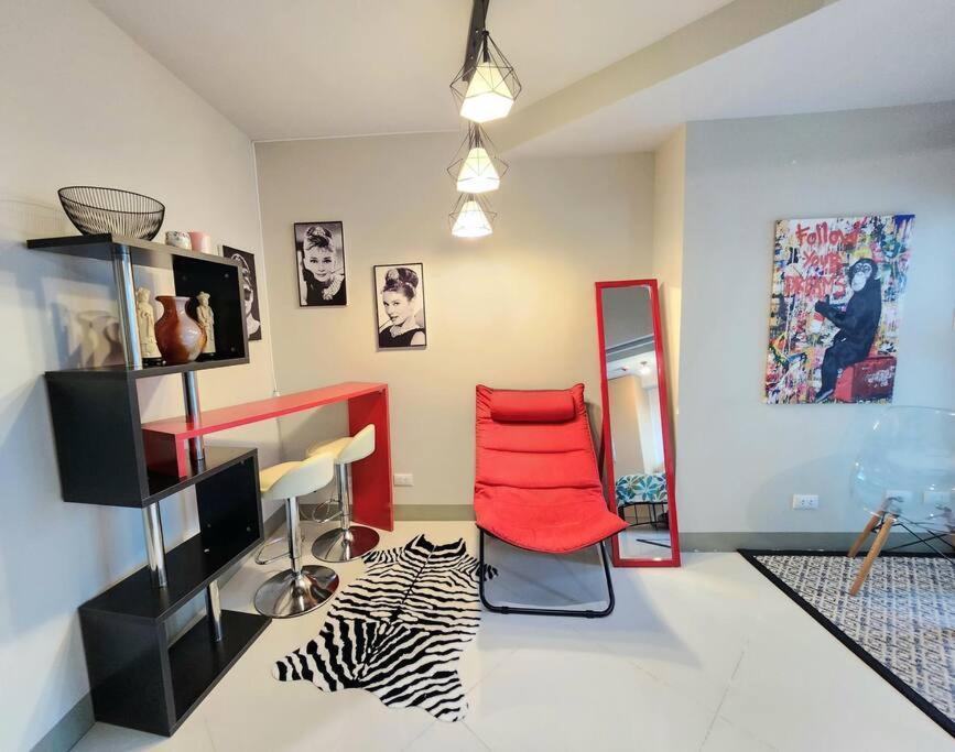 Apartment Bgc Uptown Parksuites W/balcony And Stunning View
