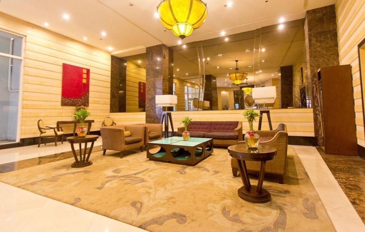 One Bedroom With Stunning Views On 38th Floor In Eastwood Metro Apartment *