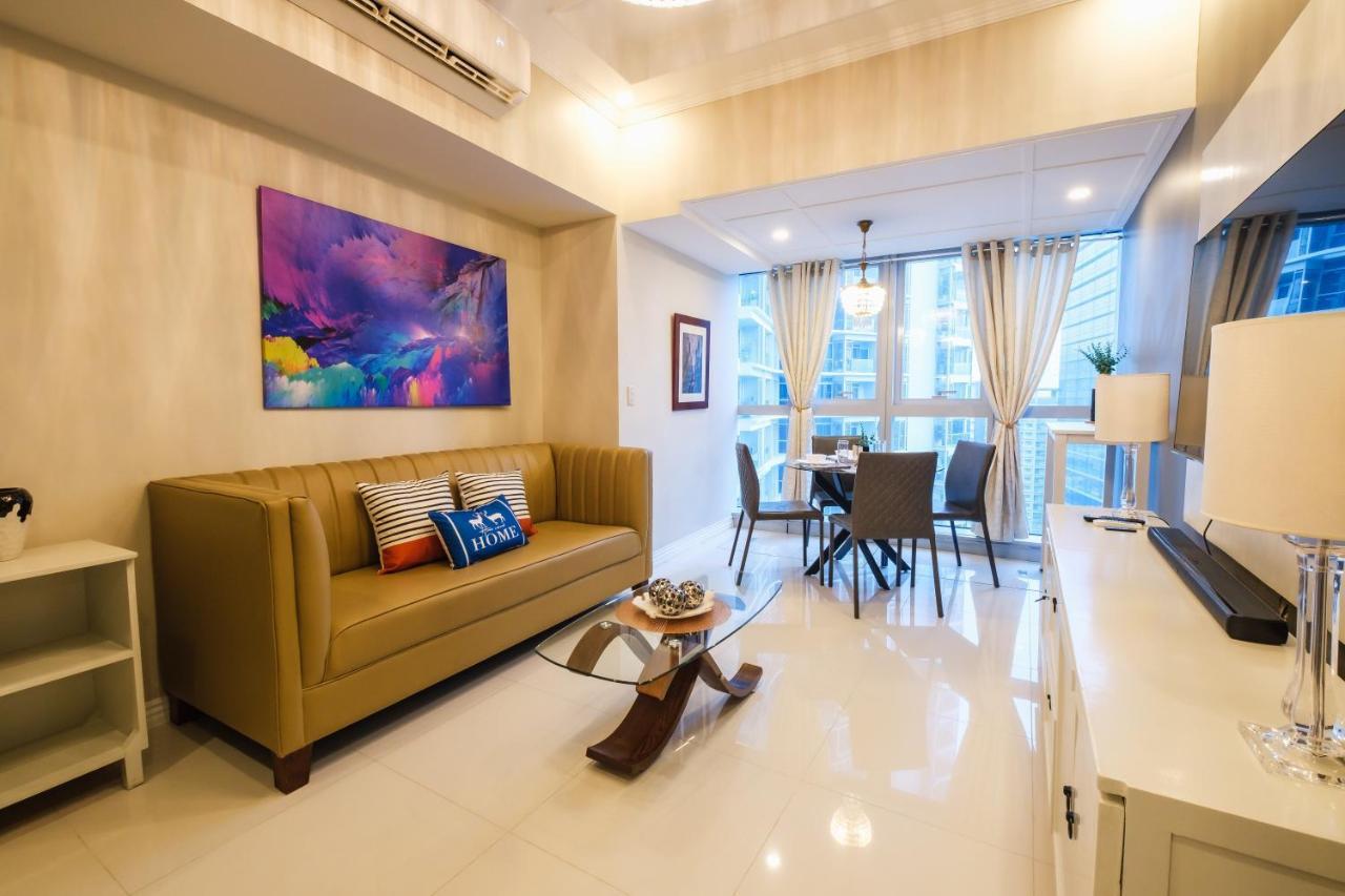 Spacious 2br In Bgc With Workspace & Washer