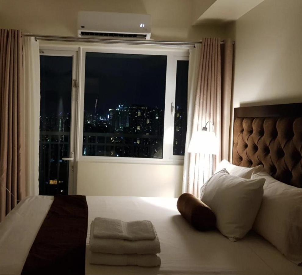 Unit At The Breeze Apartment