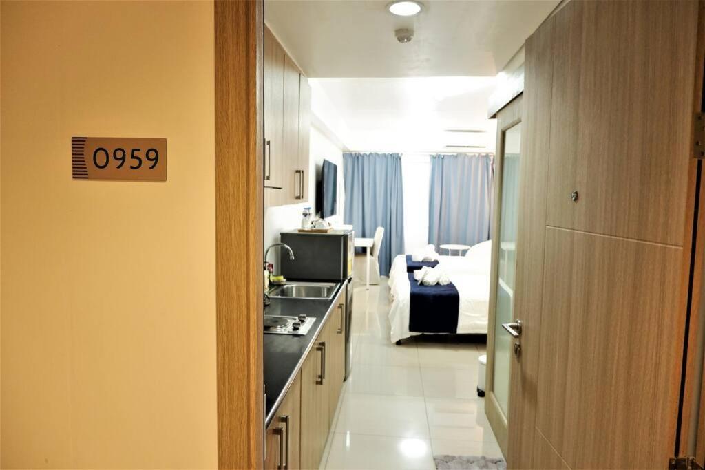 Condotel Pasay 959 Dynastel Shore Staycation Apartamento