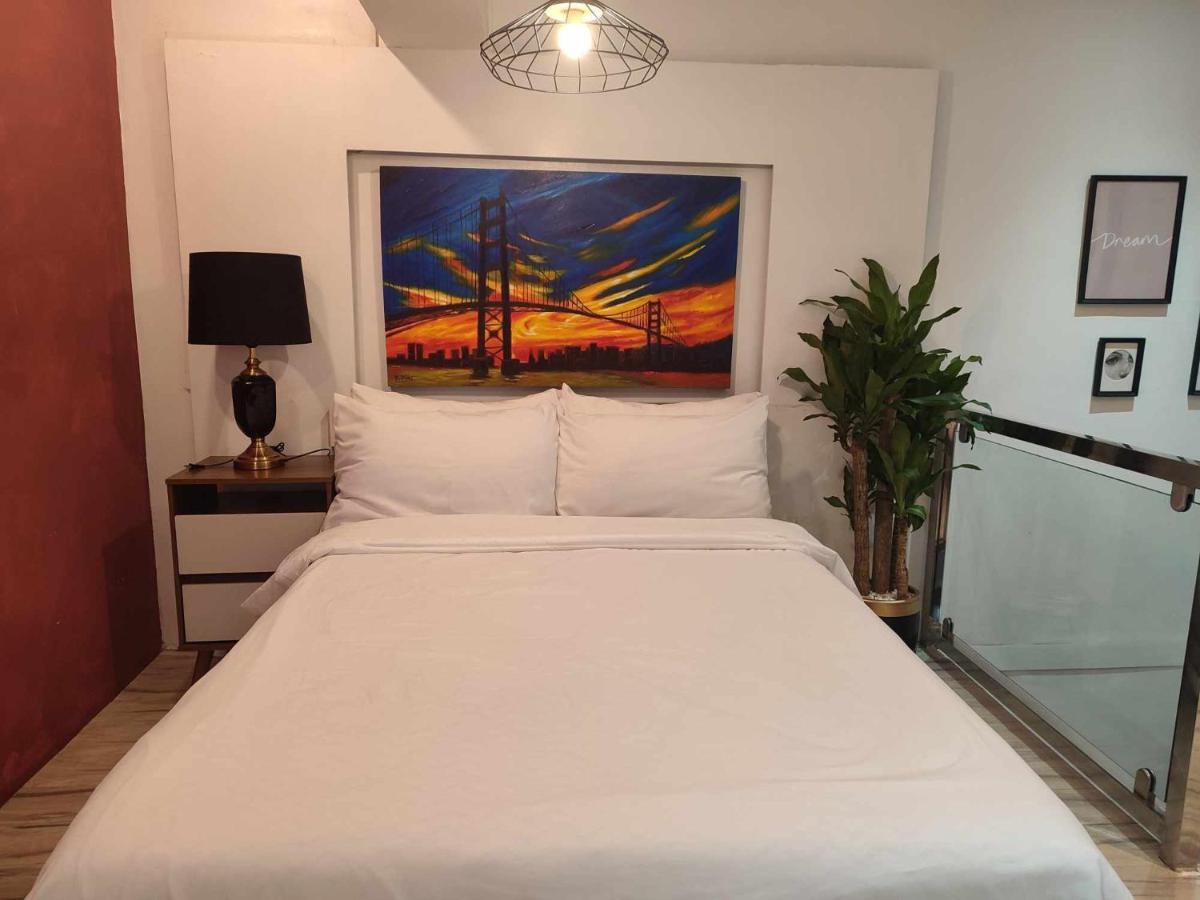 L1 Twin Bed Staycation In Bonifacio Global