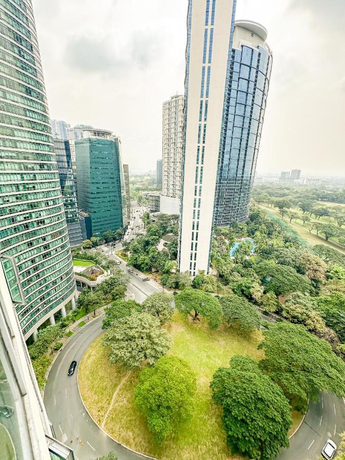 Avant Spacious Sanctuary With The View In Bgc Apartment *