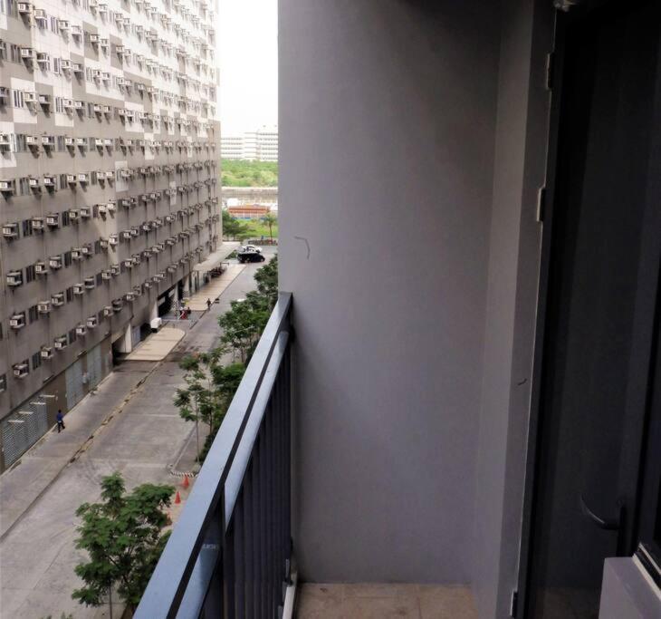 Apartment Pasay Moa 793 Affordable Staycation Near Star City