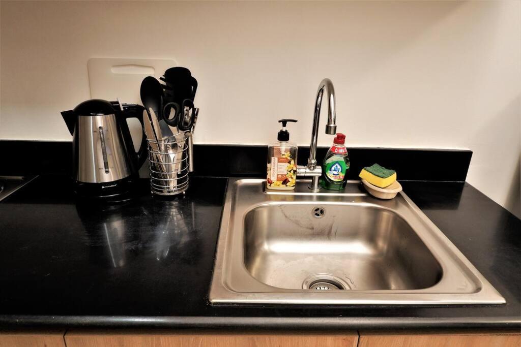 Pasay Moa 793 Affordable Staycation Near Star City Apartment