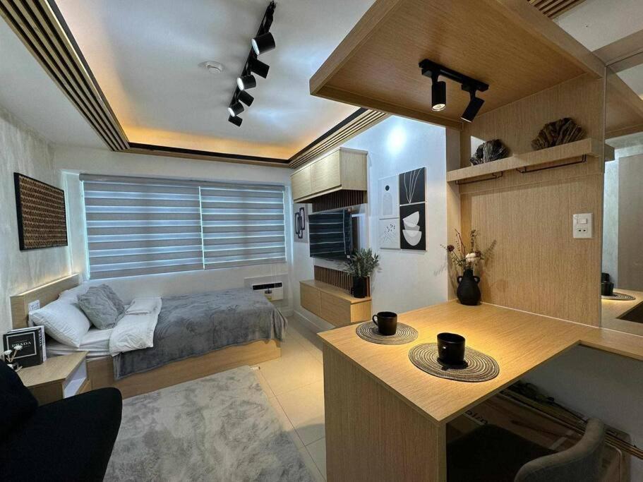 Quezon Stylish Unit With A Mickey Vibe Apartment *