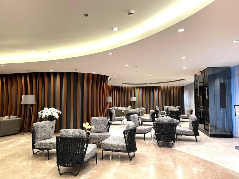 Moa Pasay 787 Budgetmeal Staycation Near World Manila