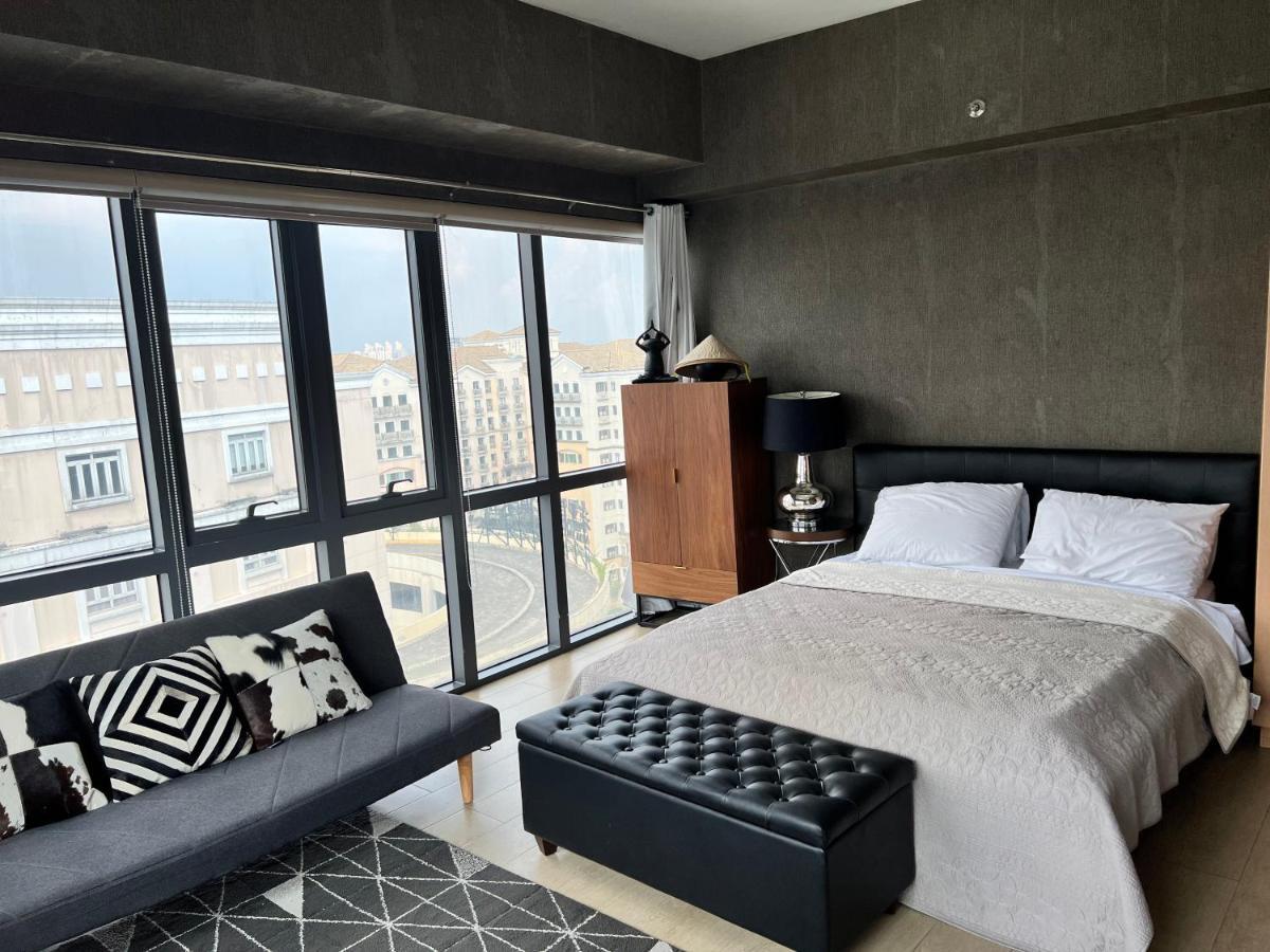Modern At Naia Terminal 3 Apartment *