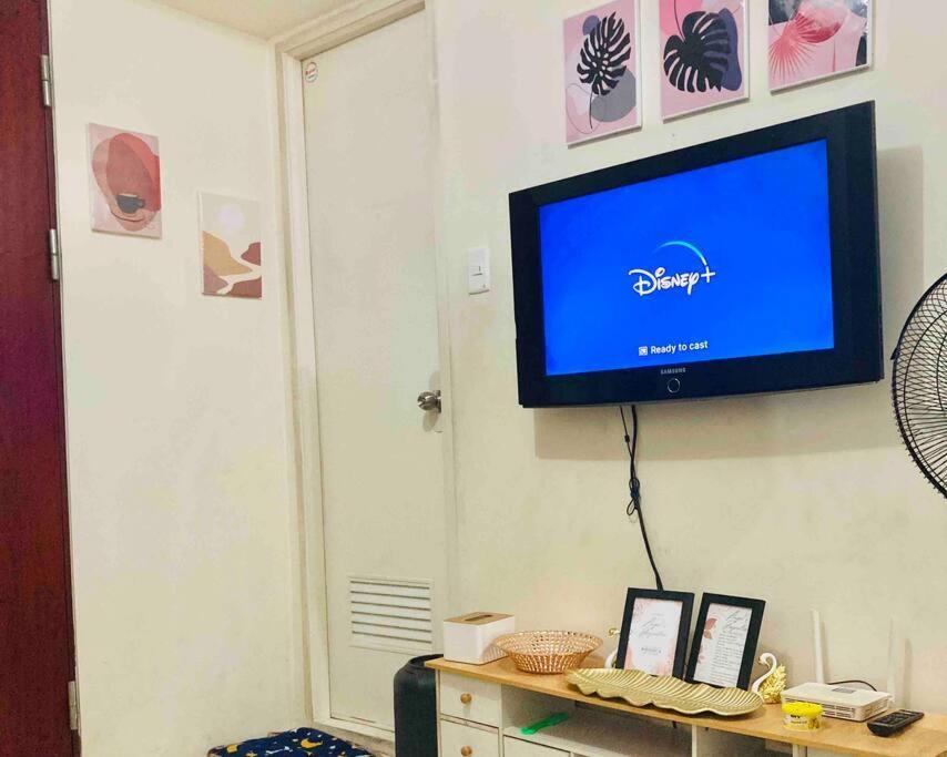 2 Bedroom Cozy Unit In Urban Deca Homes * Manila