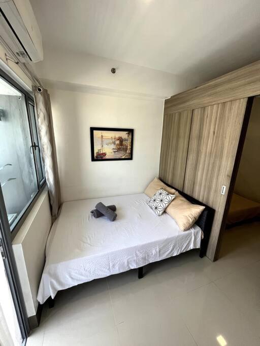 Cozy Unit At Fame Metro Manila