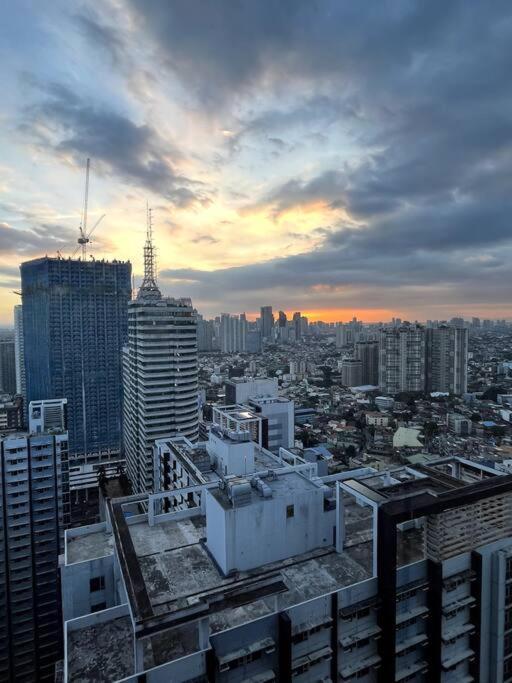 Cozy Unit At Fame Metro Apartment *