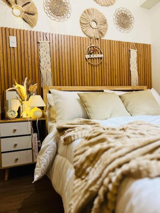 Cozy Quarters * Manila