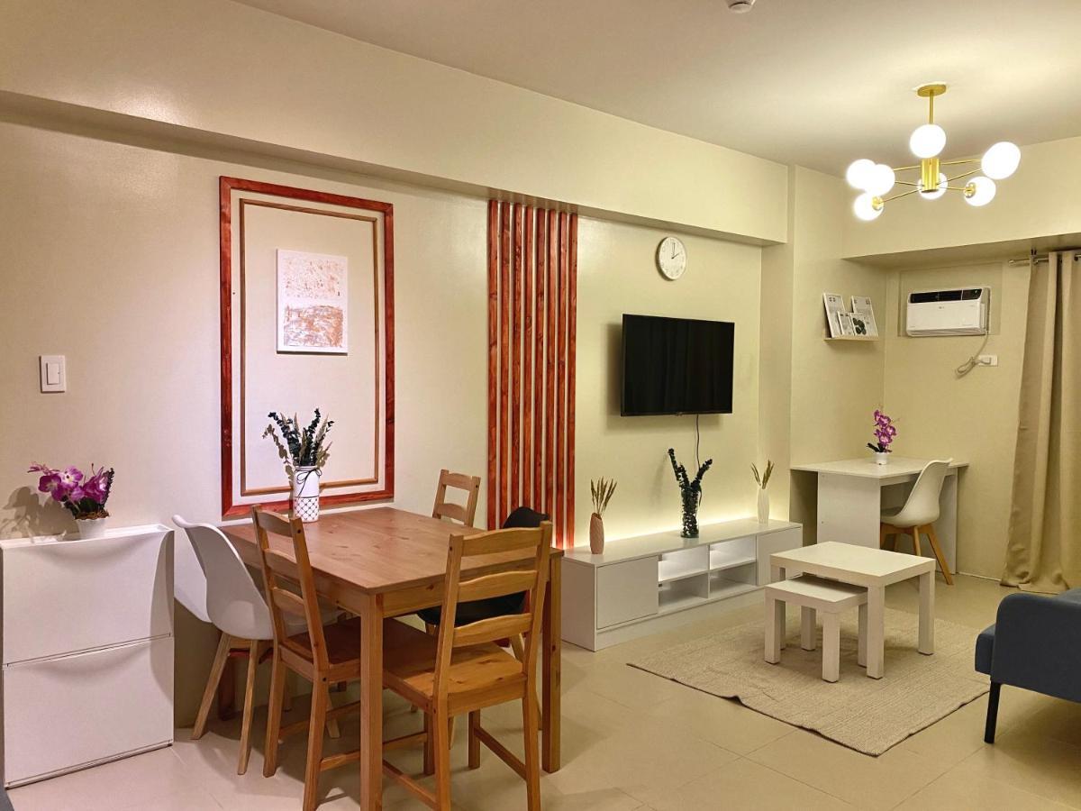 Elegant Bgc With View Apartment *