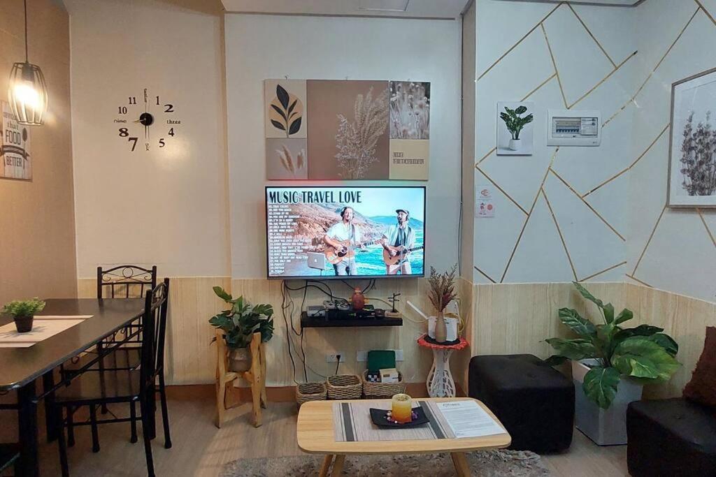 Combined Unit With 2 Bedroom At Trees Residences Apartment