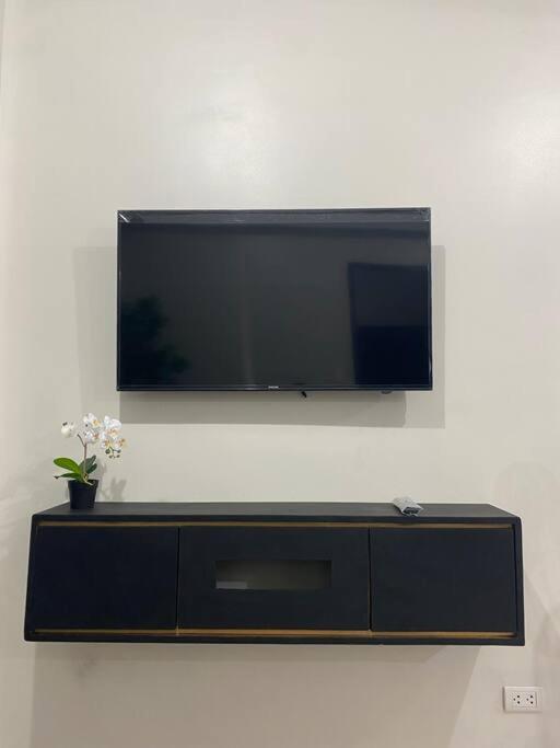 Modern 1br Apartment Manila