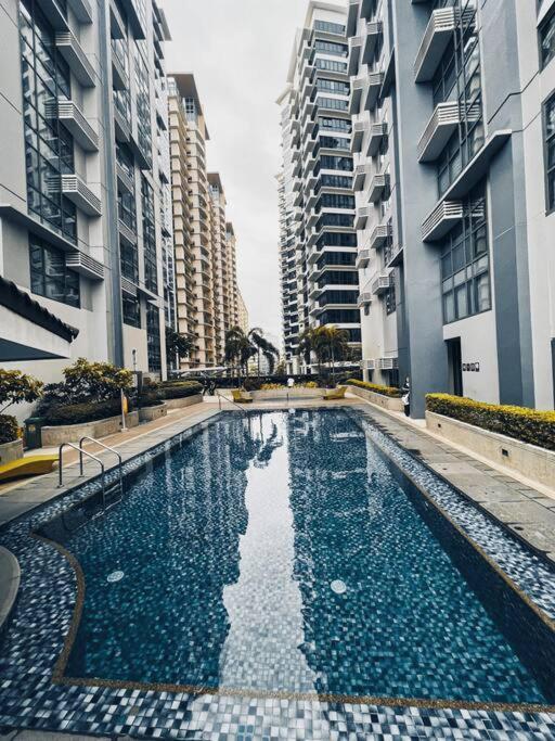 Unit Viceroy Residences Mckinley Hill Cd22b Apartment