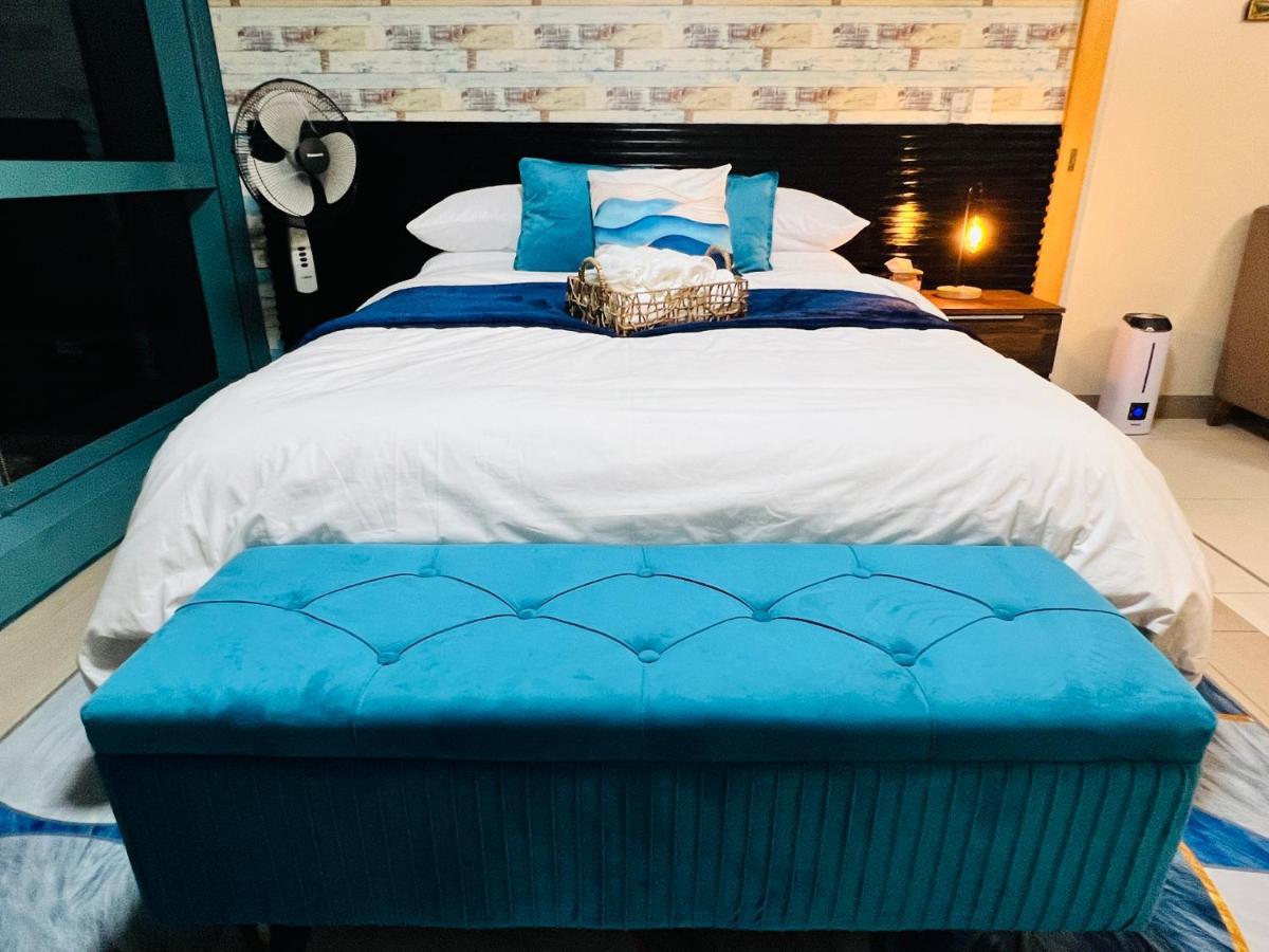 Apartamento Bgc Luxury - Pool, Wi-fi, View - 17 Manila
