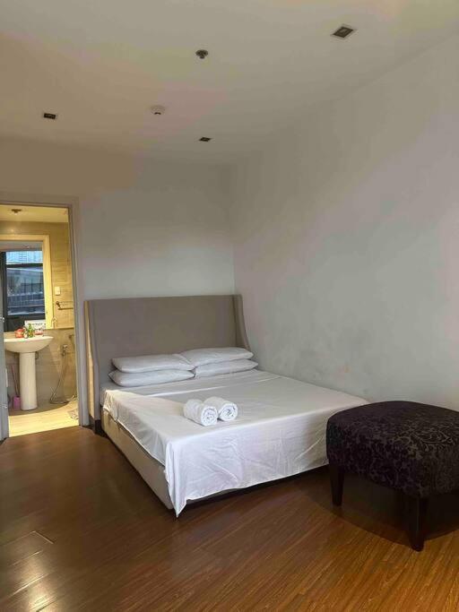 Gramercy Residences 1 Bedroom With Balcony Facing Garden Lower Floor Apartment Manila