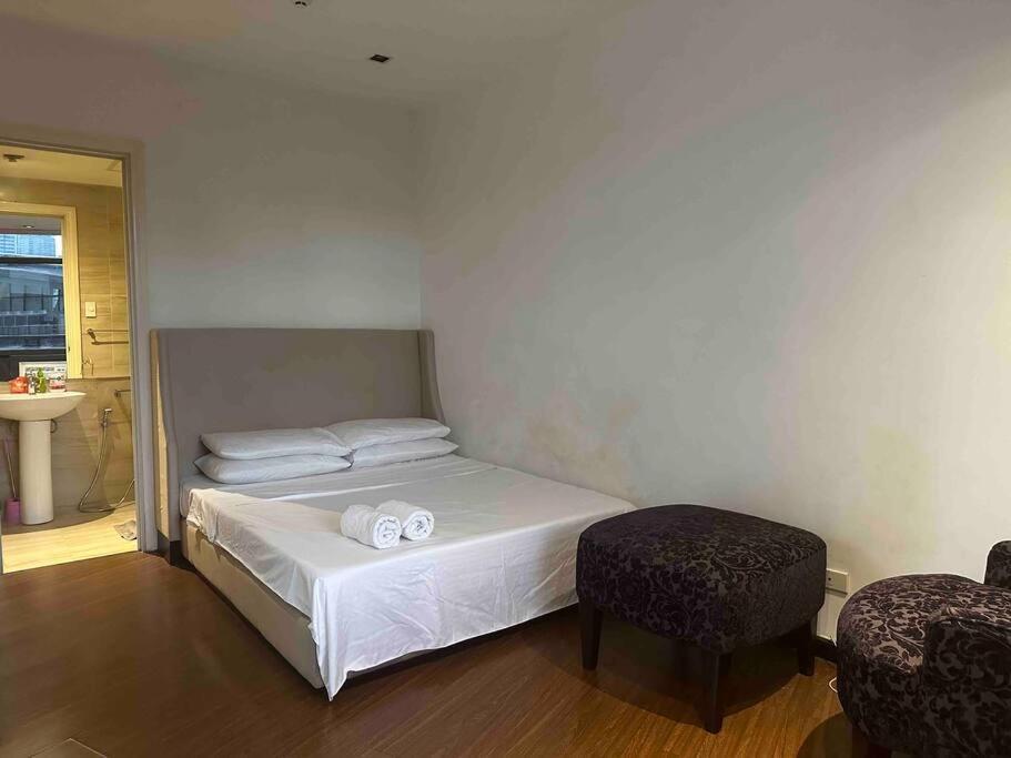Apartment Gramercy Residences 1 Bedroom With Balcony Facing Garden Lower Floor *