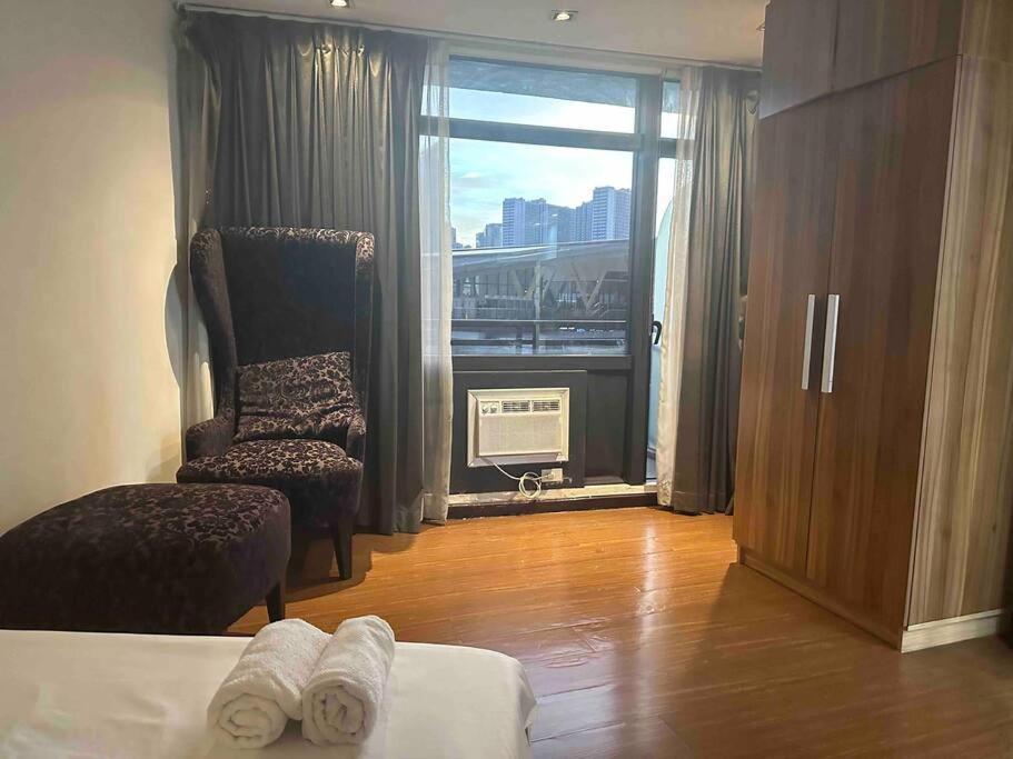 Apartment Gramercy Residences 1 Bedroom With Balcony Facing Garden Lower Floor