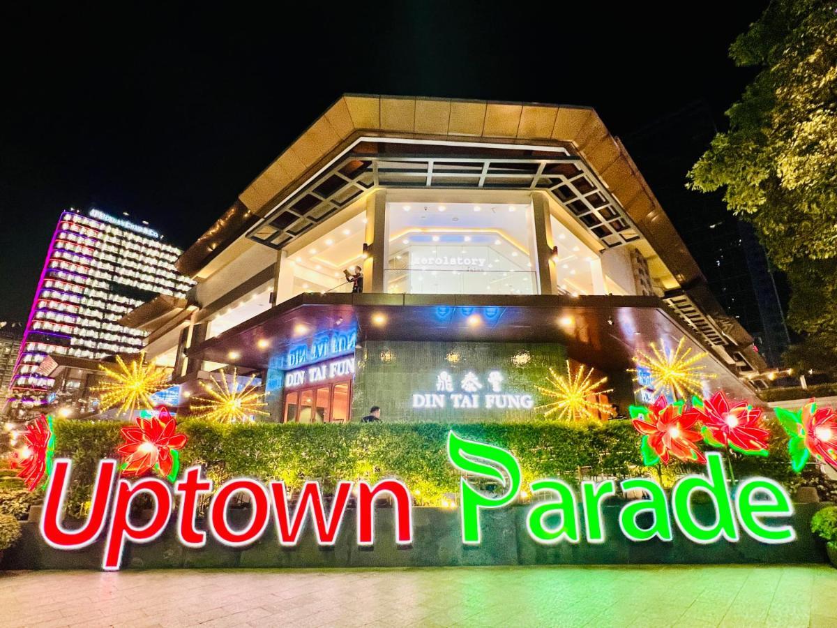 Bgc Luxury - Balcony, Pool, Wi-fi, View - 34 Apartment Manila