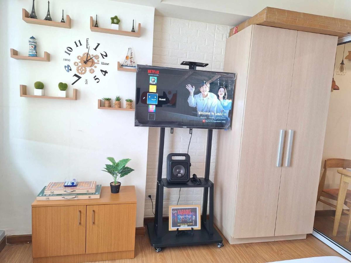 Cozy 1br With City And Nature View In Azure *