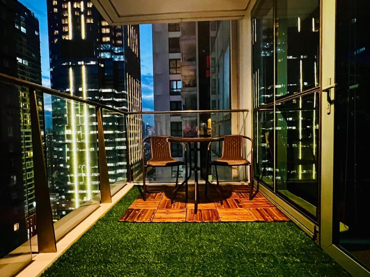 Bgc Luxury - Balcony, Pool, Wi-fi, View - 25 Manila