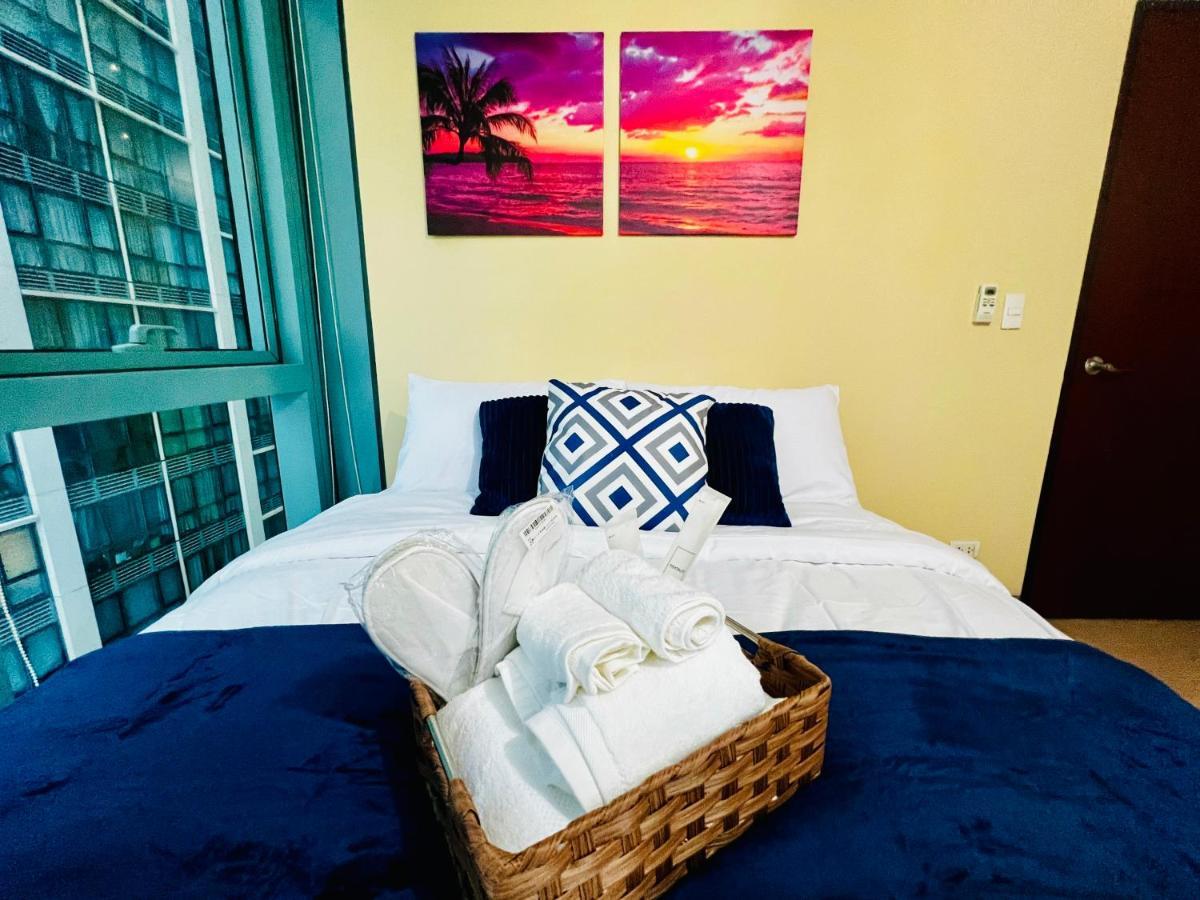 Bgc Luxury - Balcony, Pool, Wi-fi, View - 25 * Manila