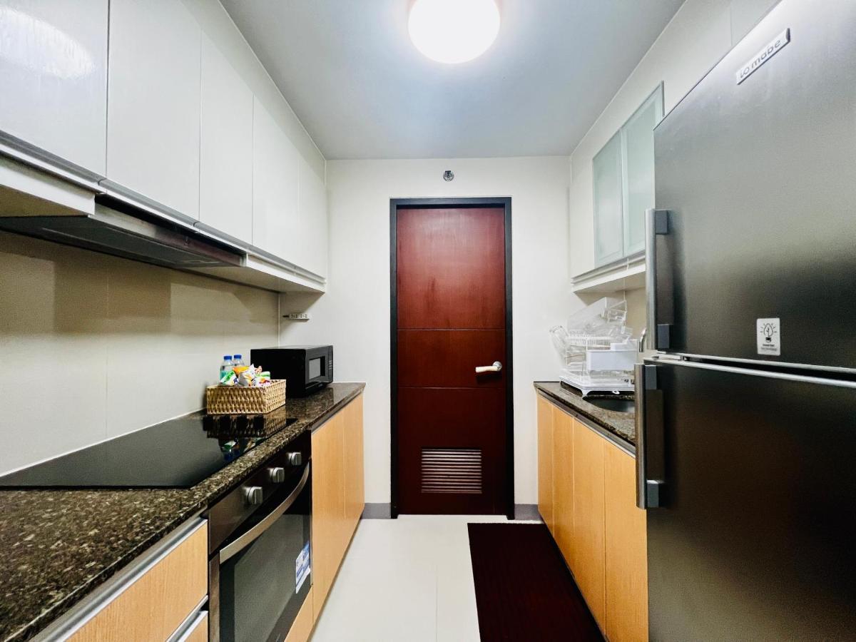 Bgc Luxury - Balcony, Pool, Wi-fi, View - 25 * Manila