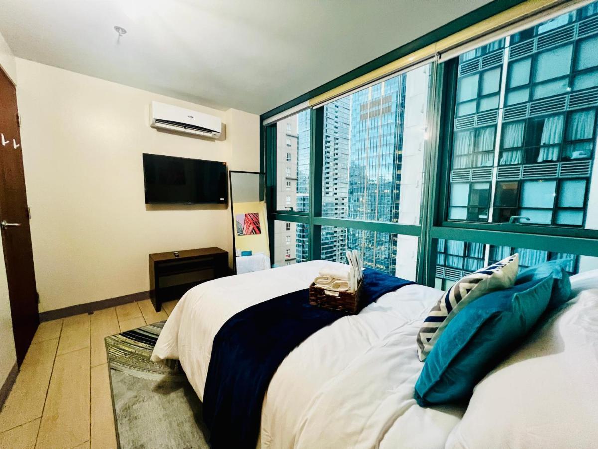 Bgc Luxury - Balcony, Pool, Wi-fi, View - 25 Apartment Manila