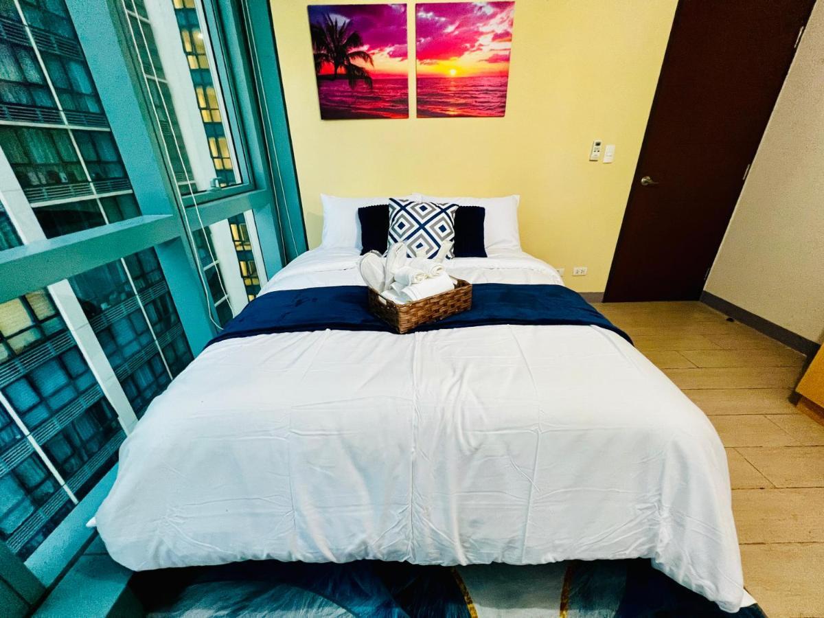 Bgc Luxury - Balcony, Pool, Wi-fi, View - 25 * Manila