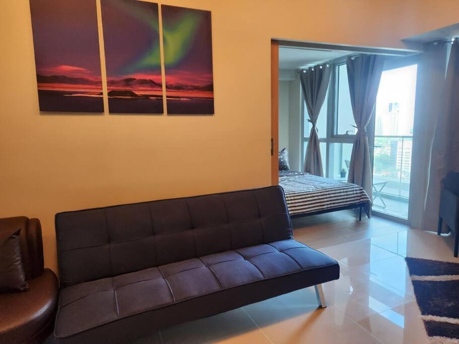 Bgc Cosy Spacious 1br Uptown Parksuites With Balcony *
