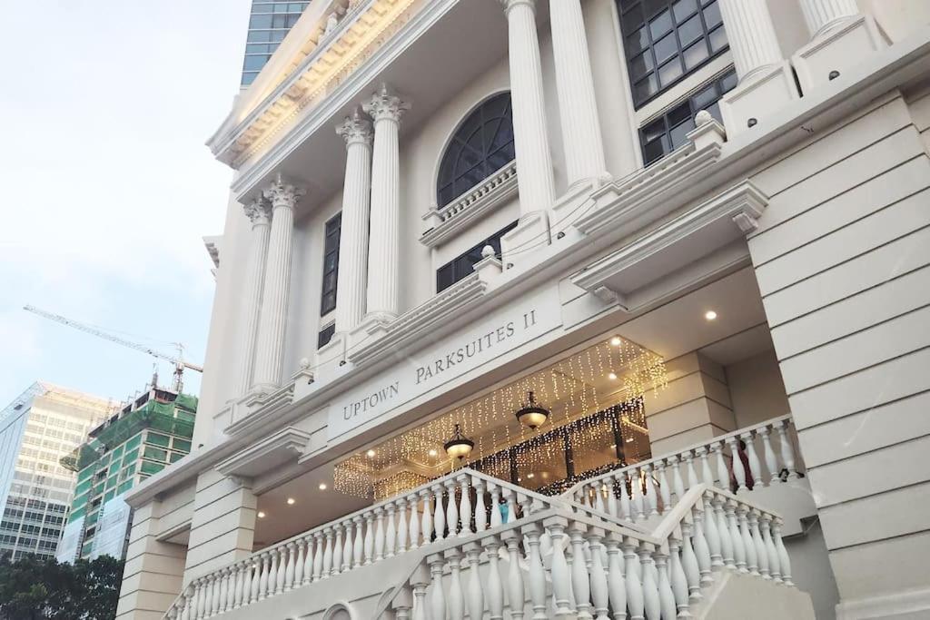 Bgc Uptown Park W/balcony View 100mbps