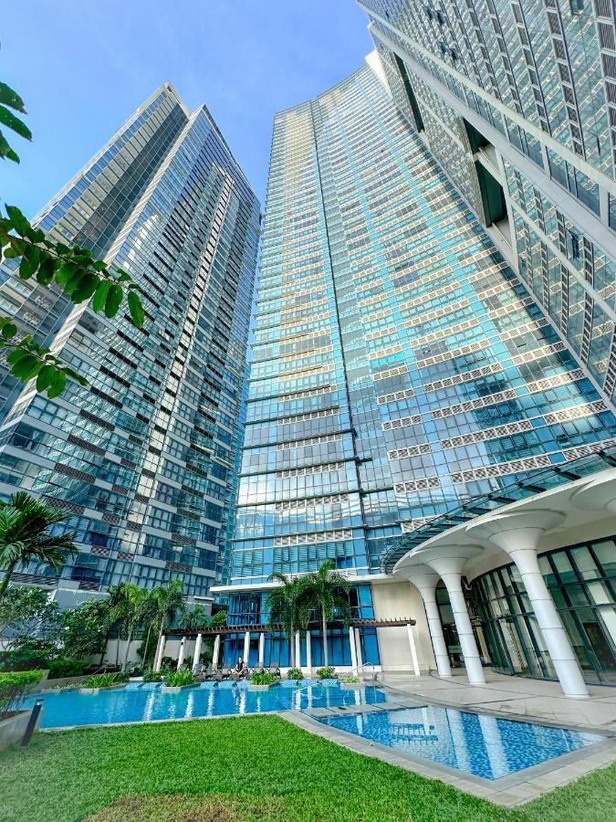 Apartment 1br Bgc Uptown Modern Netflix 200mb Wifi *