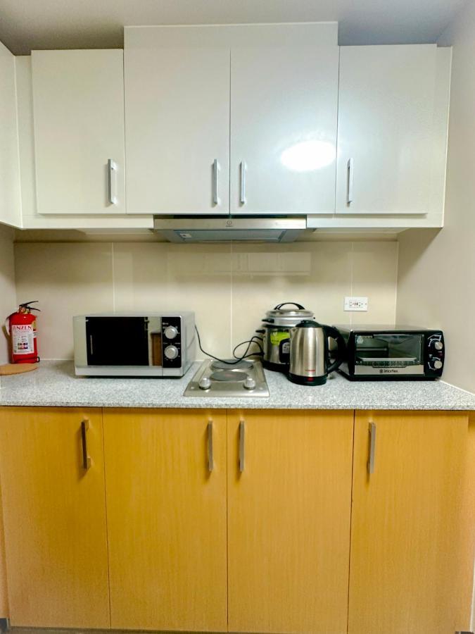 1br Bgc Uptown Modern Netflix 200mb Wifi * Manila