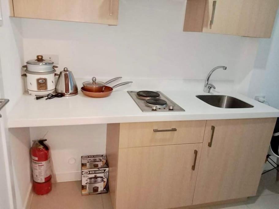 Feby Staycation Apartment *